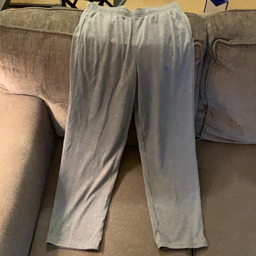 Woman’s sleep pants, the brand is urban pipeline